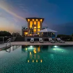 Seacrete Villas
